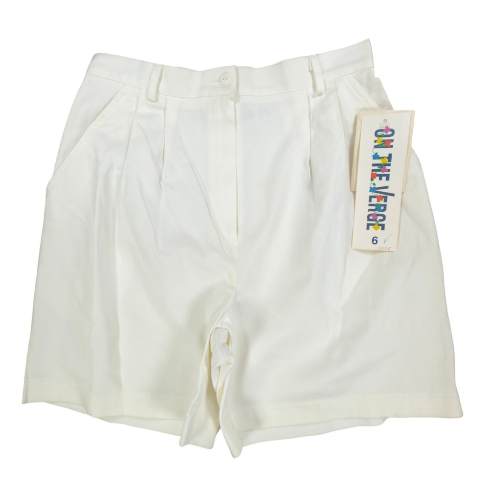 On The Verge Vintage 90s Pleated Shorts Womens 6 White Cotton NWT
